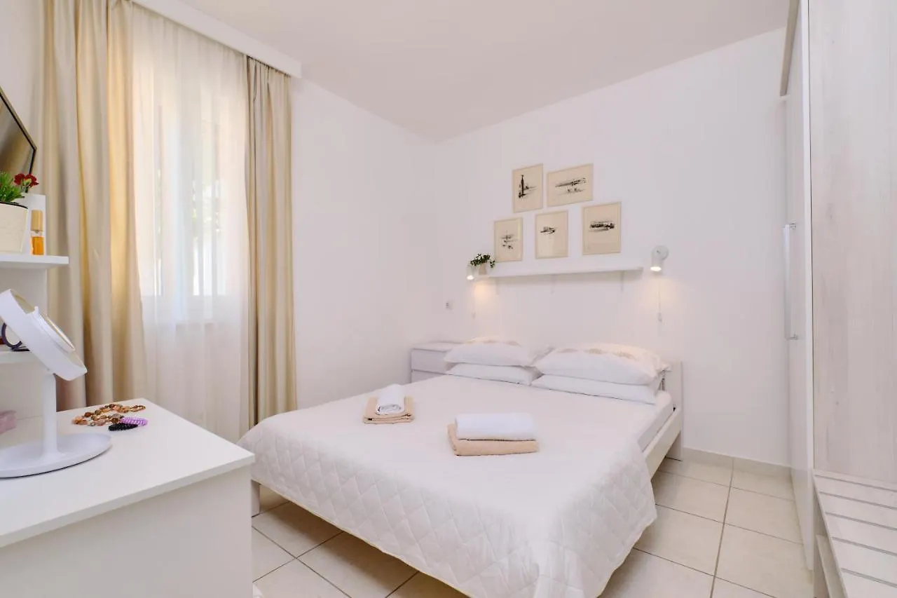 Apartments Antares Mali Lošinj 0*,  Hırvatistan